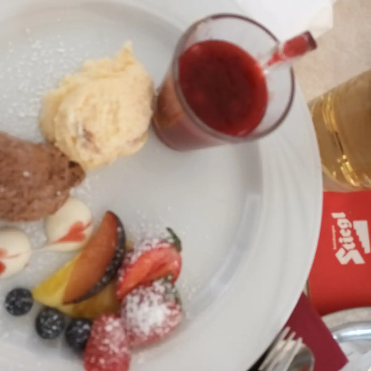 Mousse Von Der Milchschokolade Mit Frischen Früchten