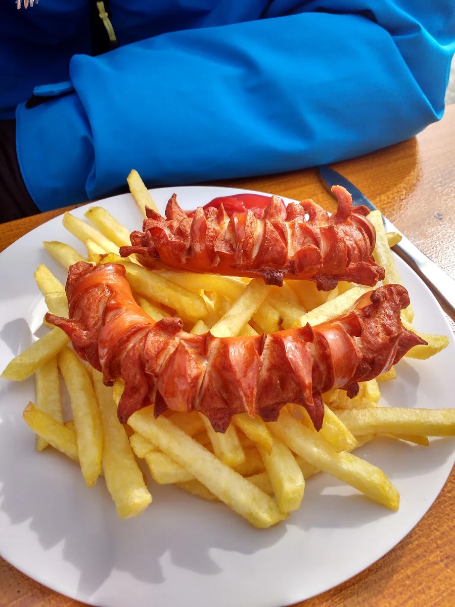 Grillwürstl Mit Pommes