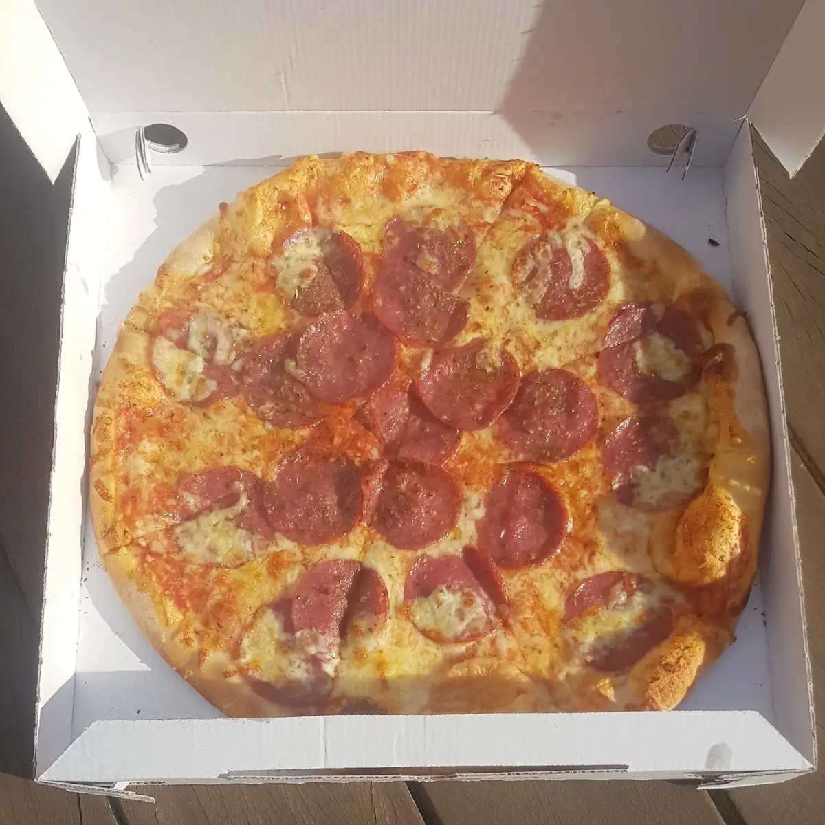 Salami Pizza