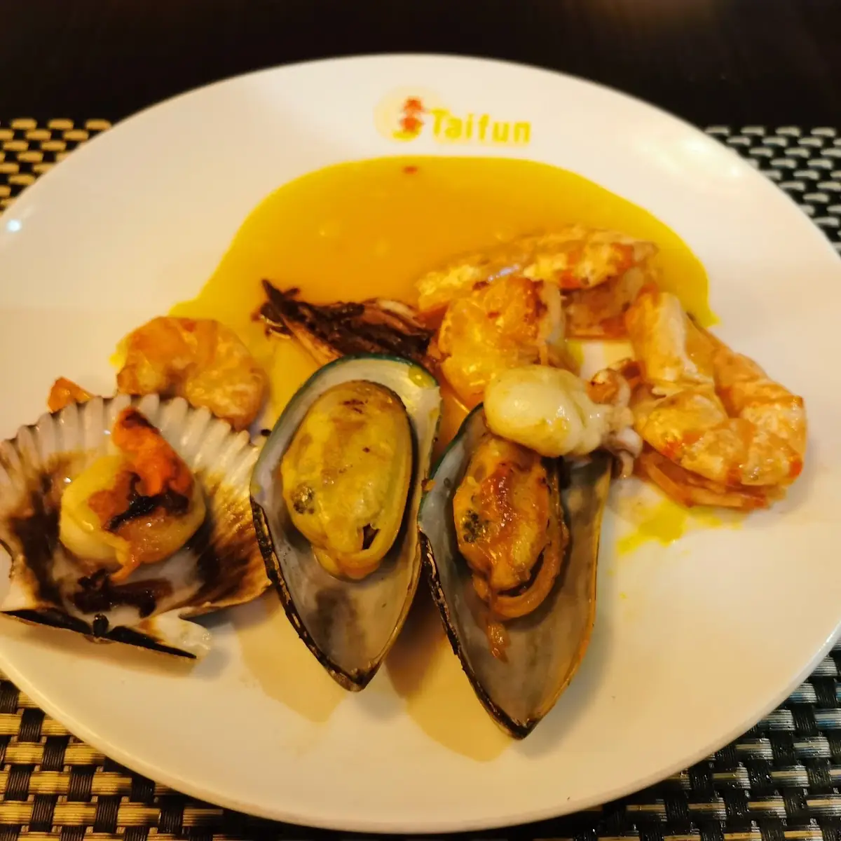 Fructe De Mare Cu Sos Mango
