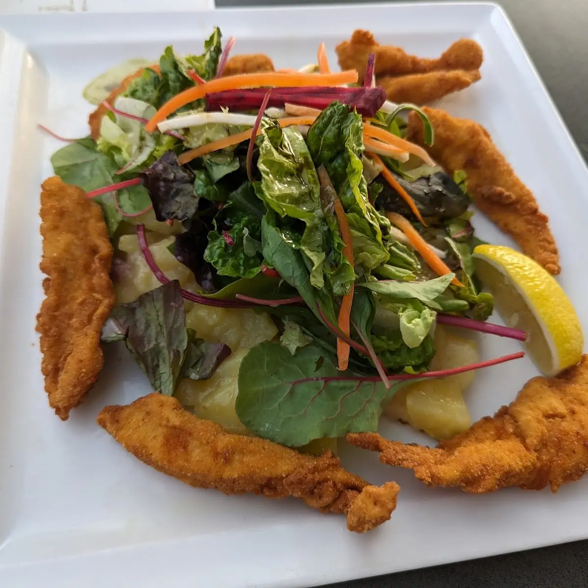 Backhendl Salat
