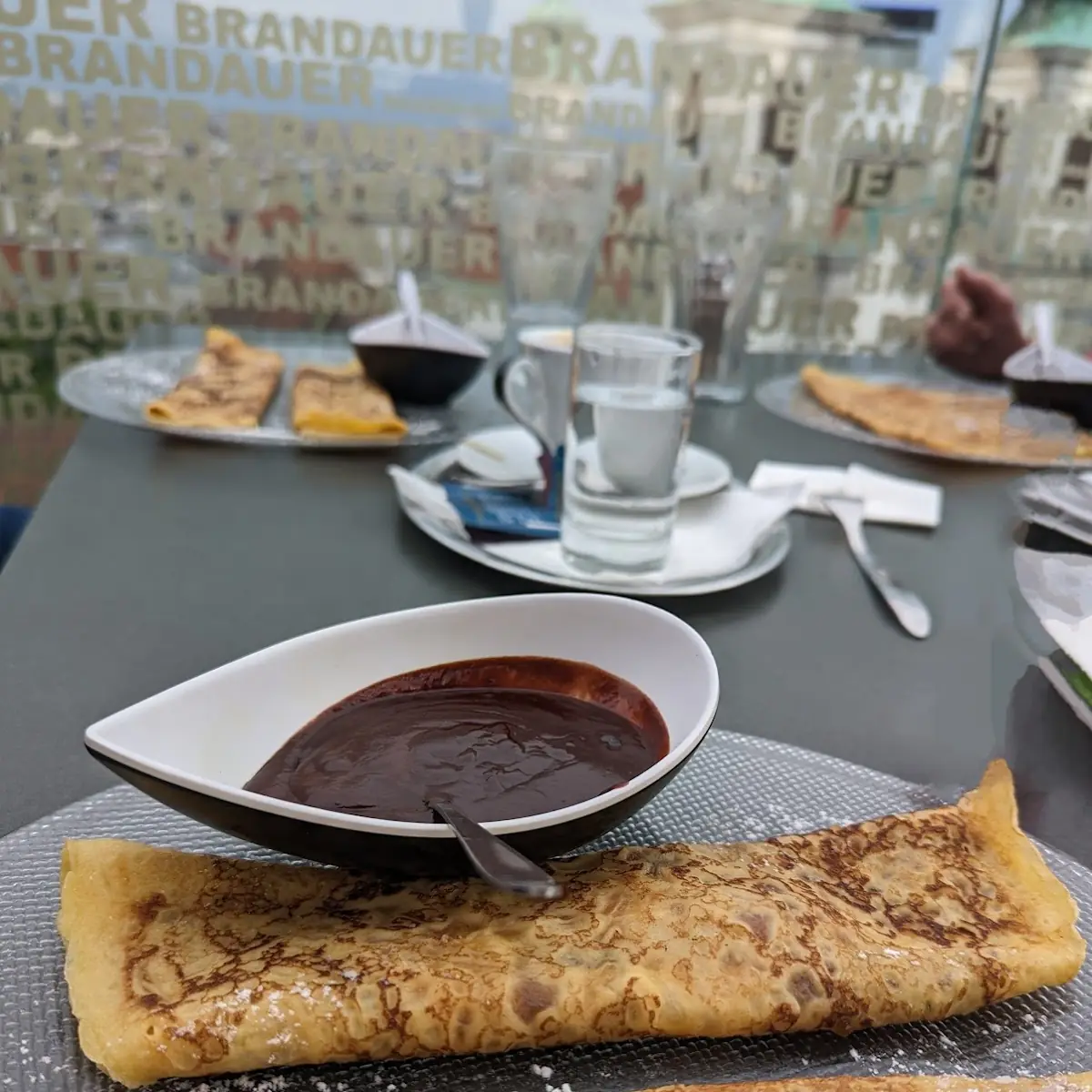 Marmeladepalatschinken Mit Schokosauce