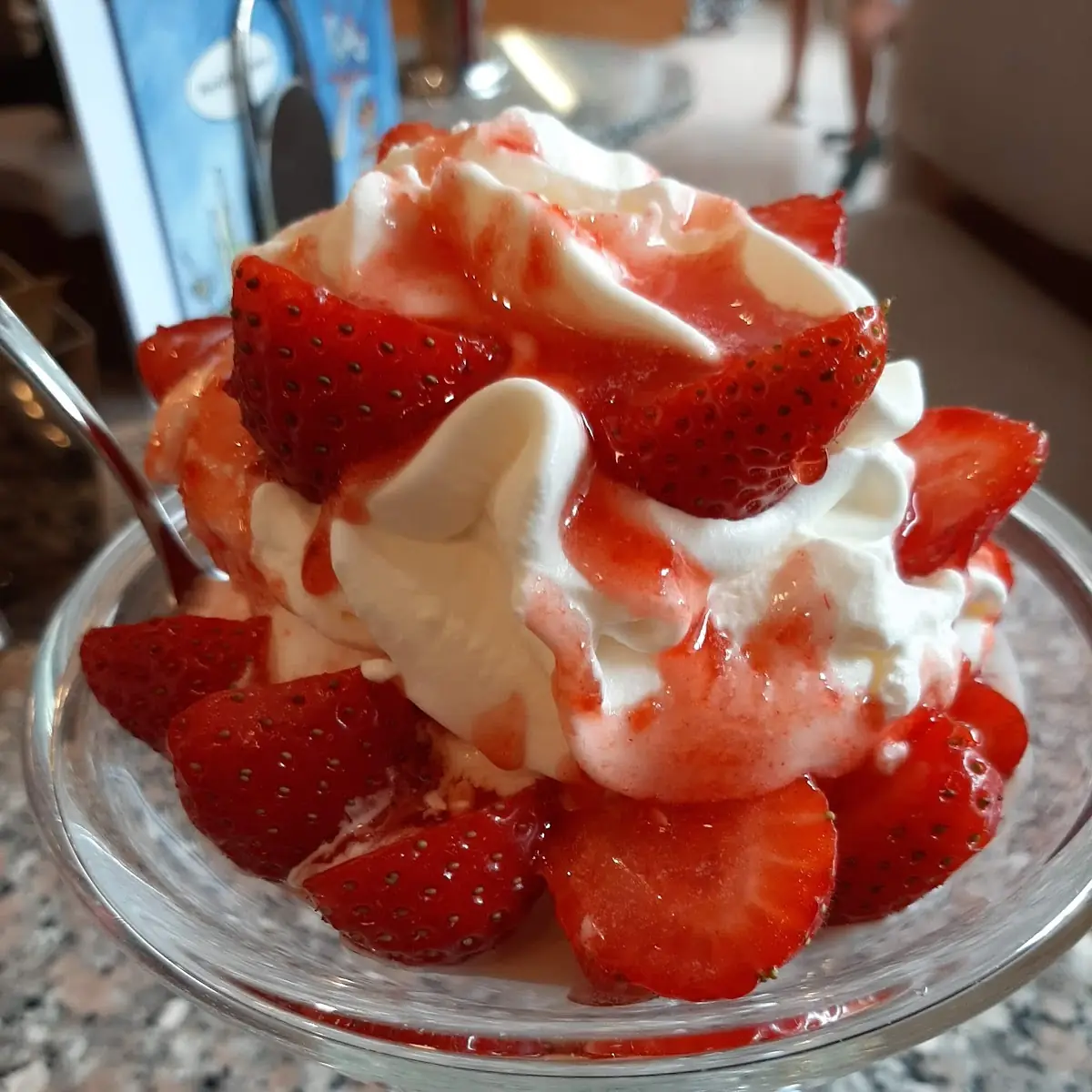 Erdbeerbecher