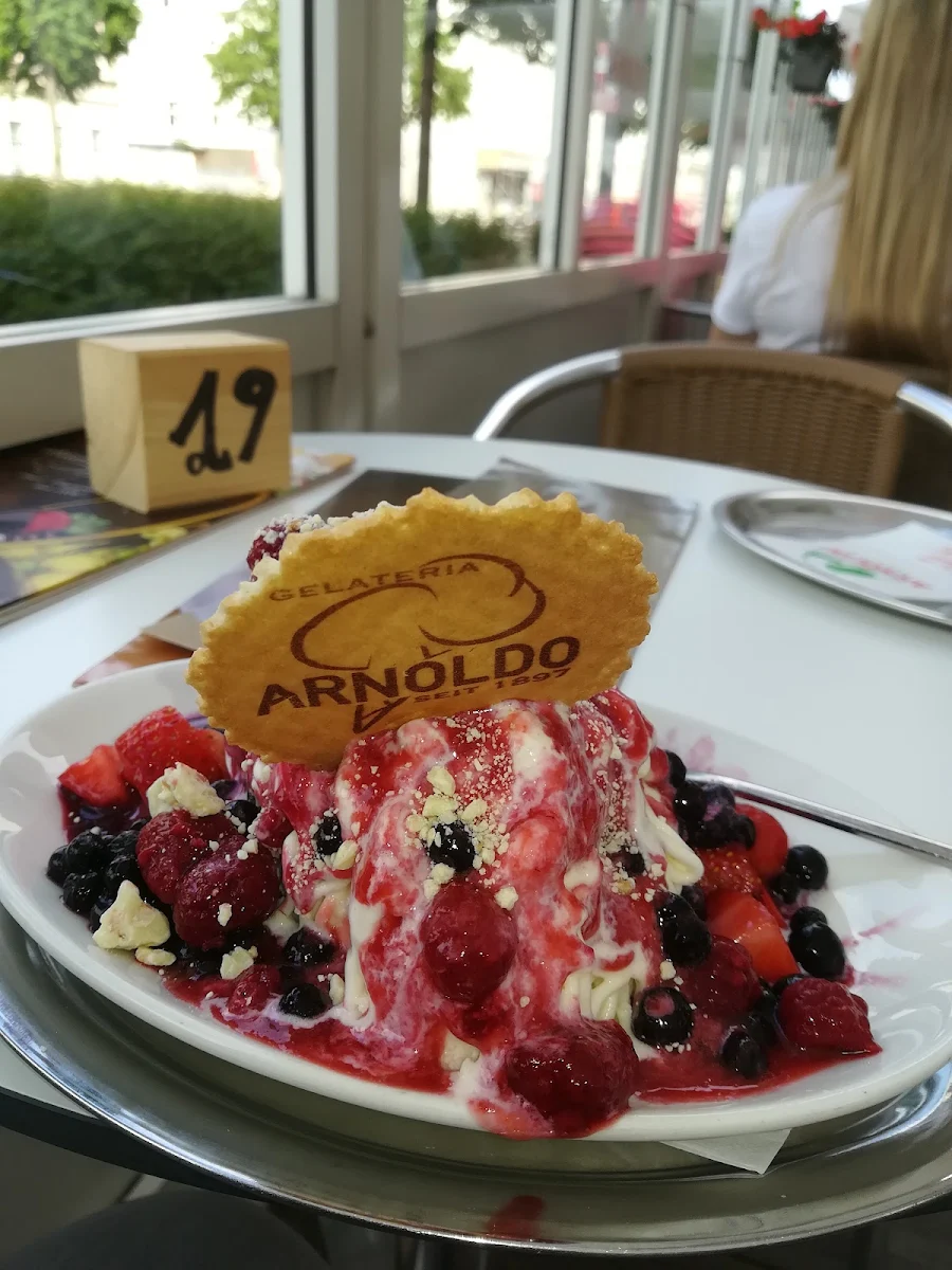 Spaghetti Eis Mit Waldbeeren