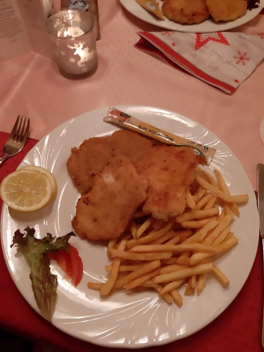 Snitzel Mit Pommes