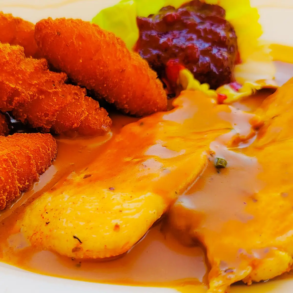 Hühnerfilet Auf Pfefferrahmsauce Mit Kroketten