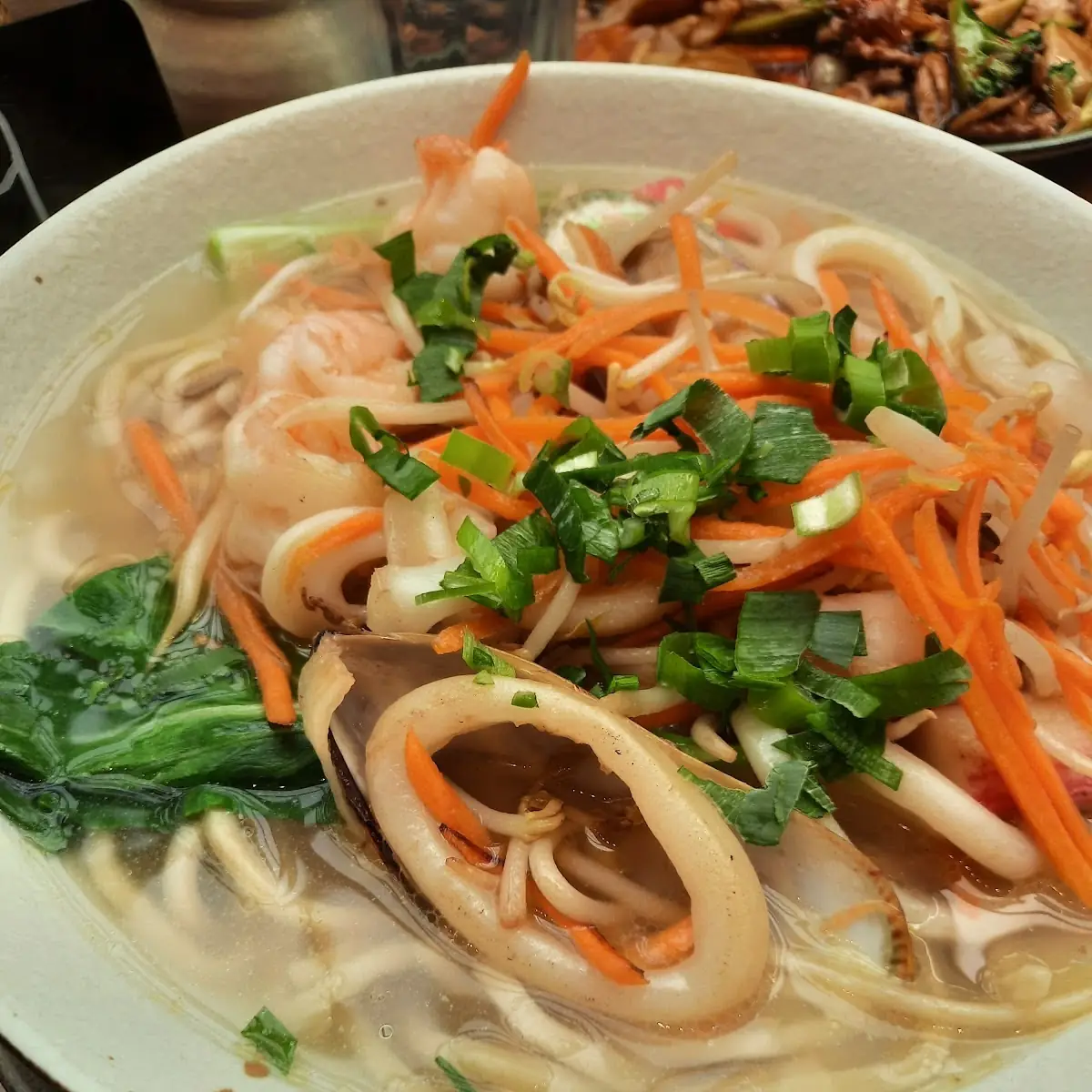 Chinesische Nudeln Mit Meresfrüchten
