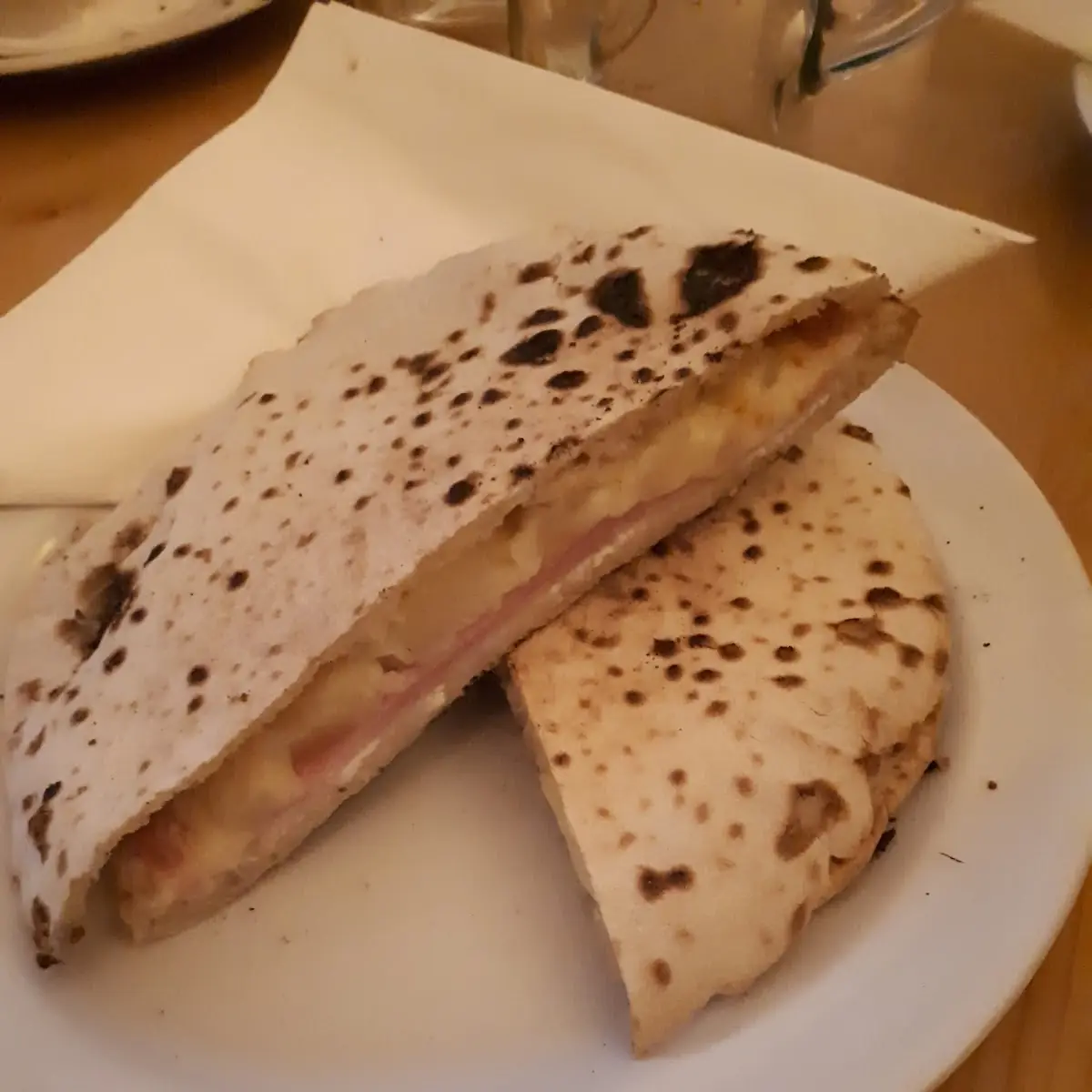 Flade Mit Schinken Brie Und Preiselbeeren