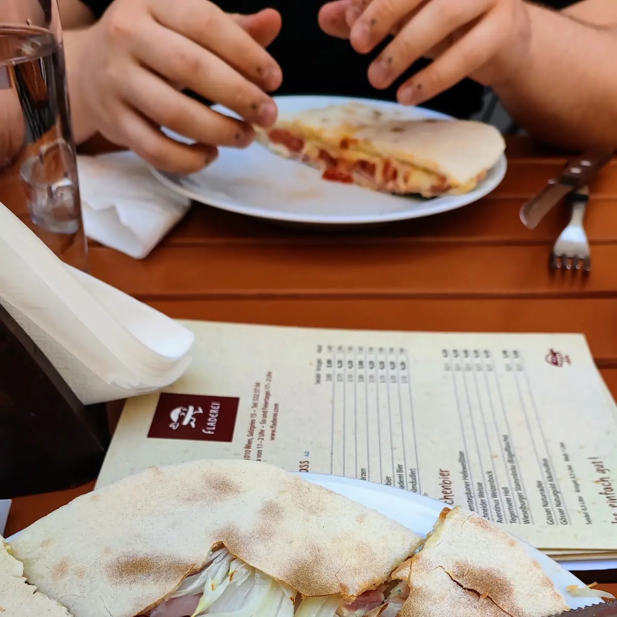 Tagesflade Mit Gorgonzola Schinken Und Zwiebel