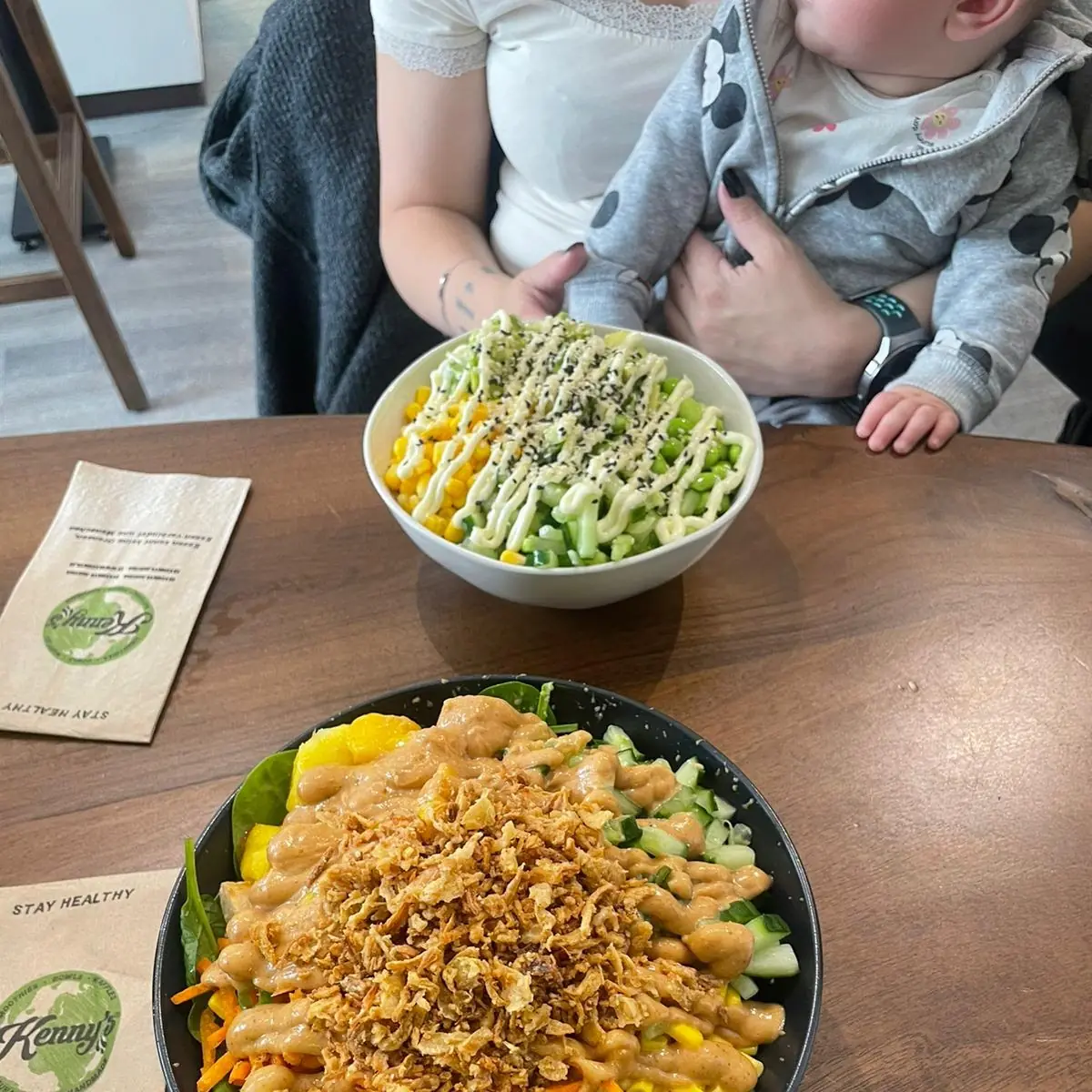 Powerbowl Und Eine Medium Truffle Salmon
