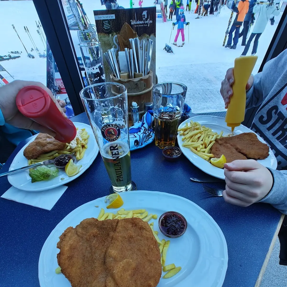 Schnitzel Wiener Art Mit Pommes