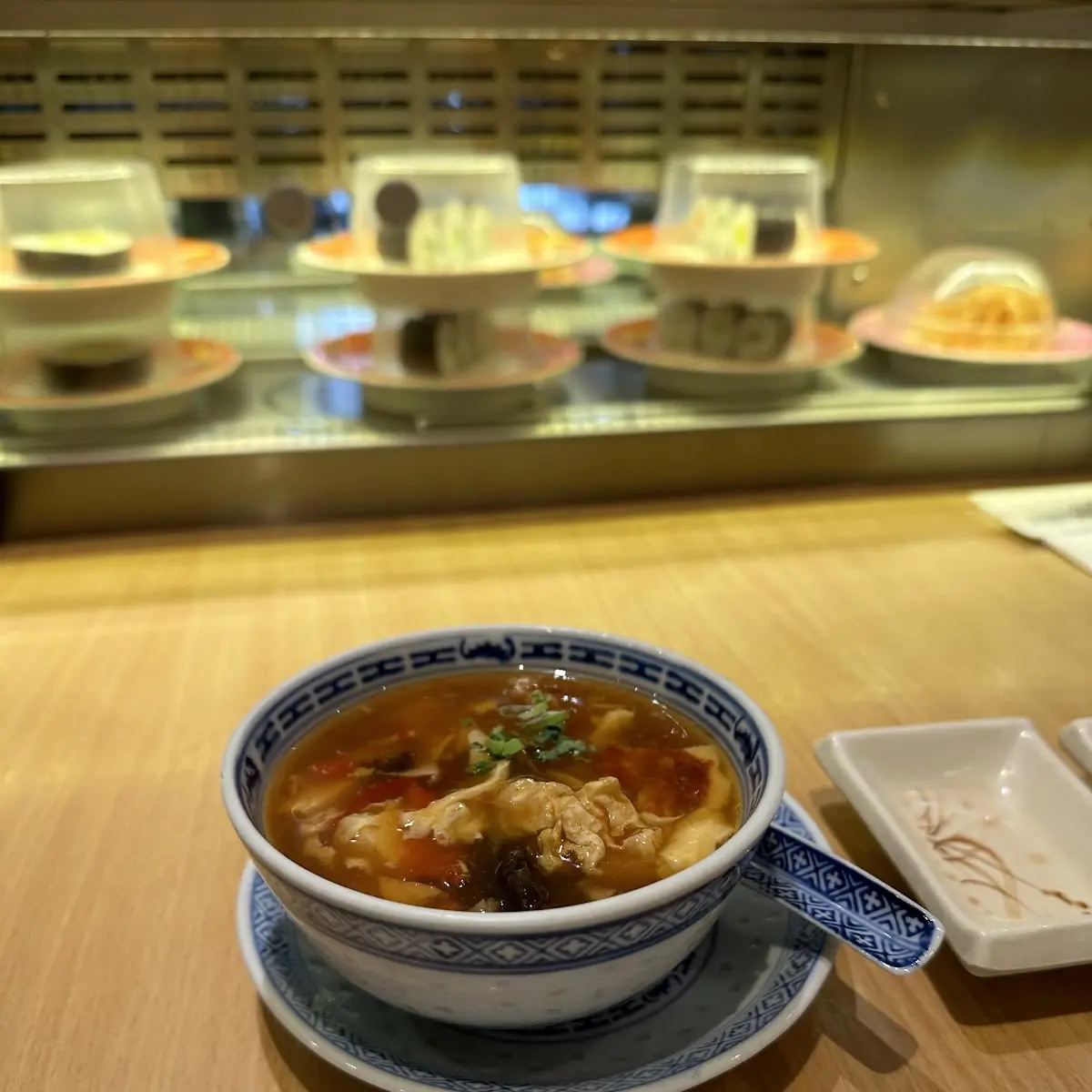 V6 Pikant Säuerliche Suppe
