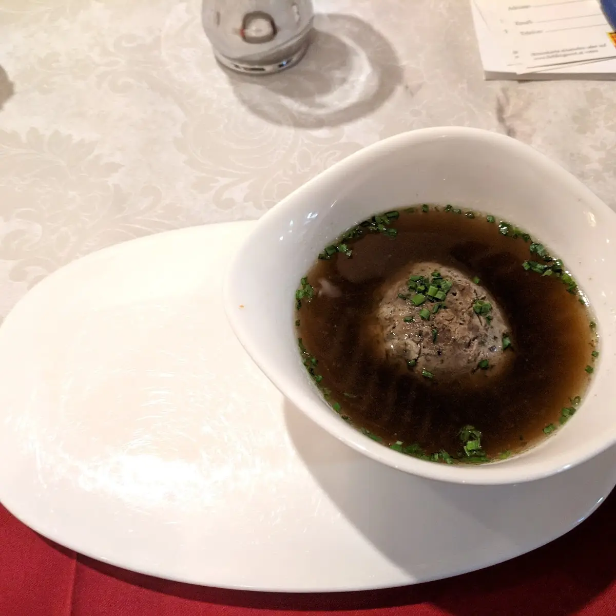 Leberknödelsuppe