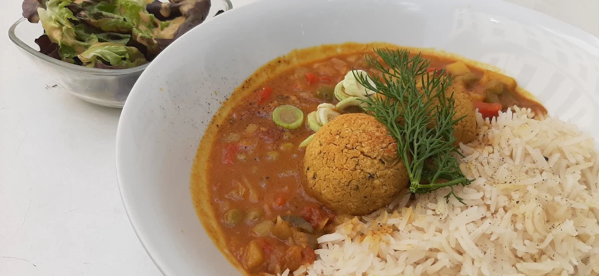 Linsenbällchen Mitcurry Reis Und Salat