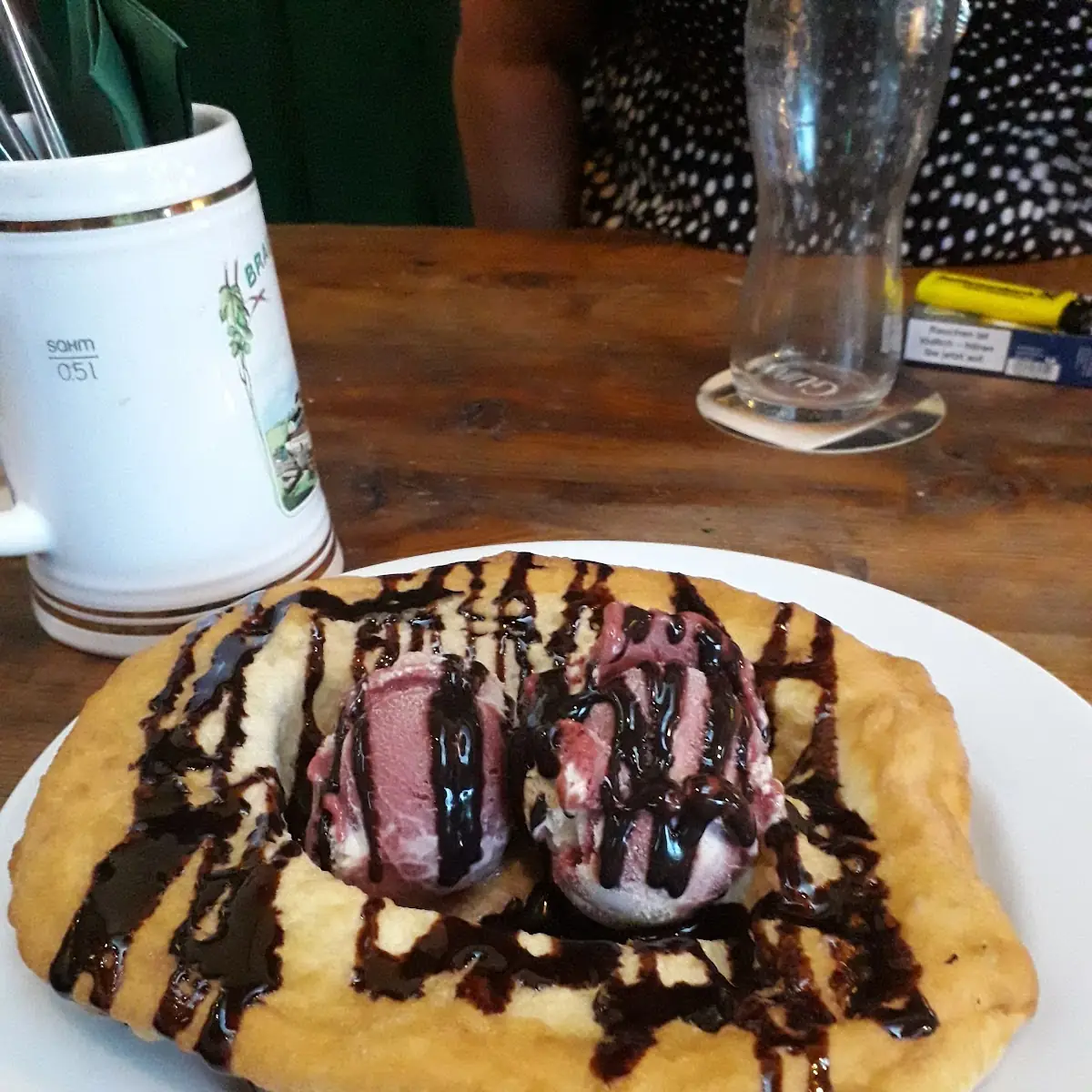 Bauernkrapfen Mit Eis