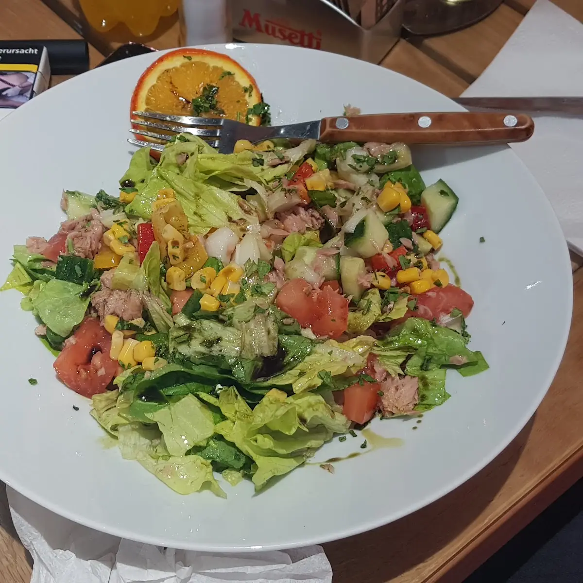 Tunfisch Salat, Arena