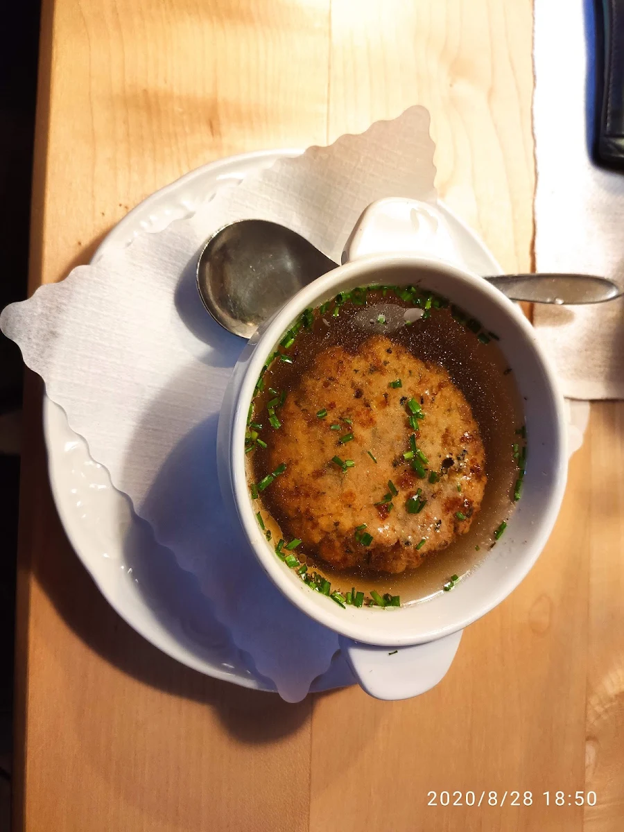 Suppe Mit Kaspressknödel