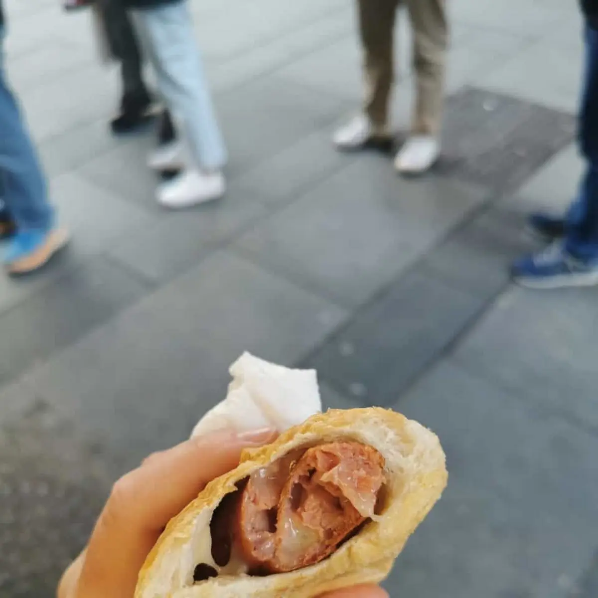 Käsekrainer Im Brot