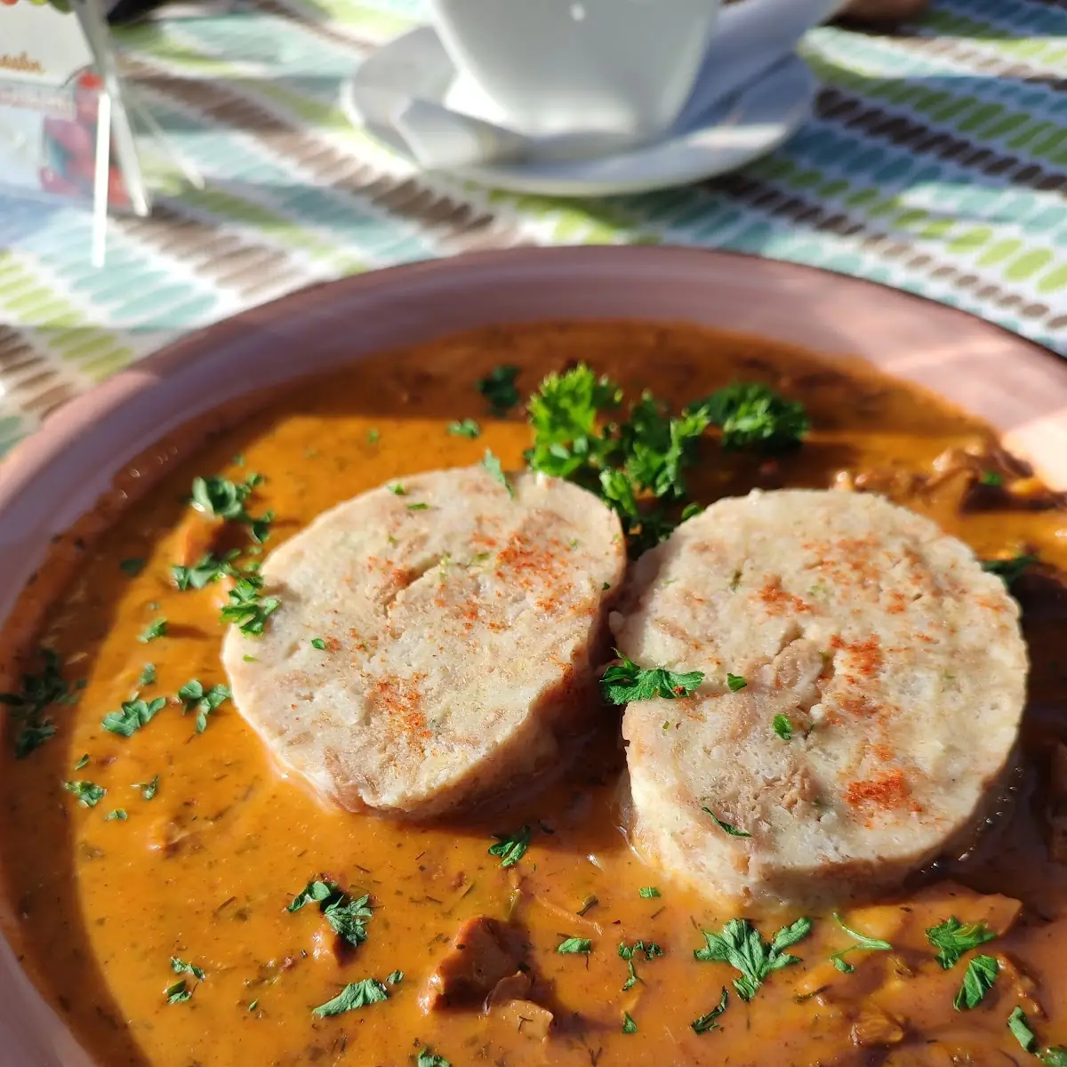 Eierschwammerlsauce Mit Serviettenknödel