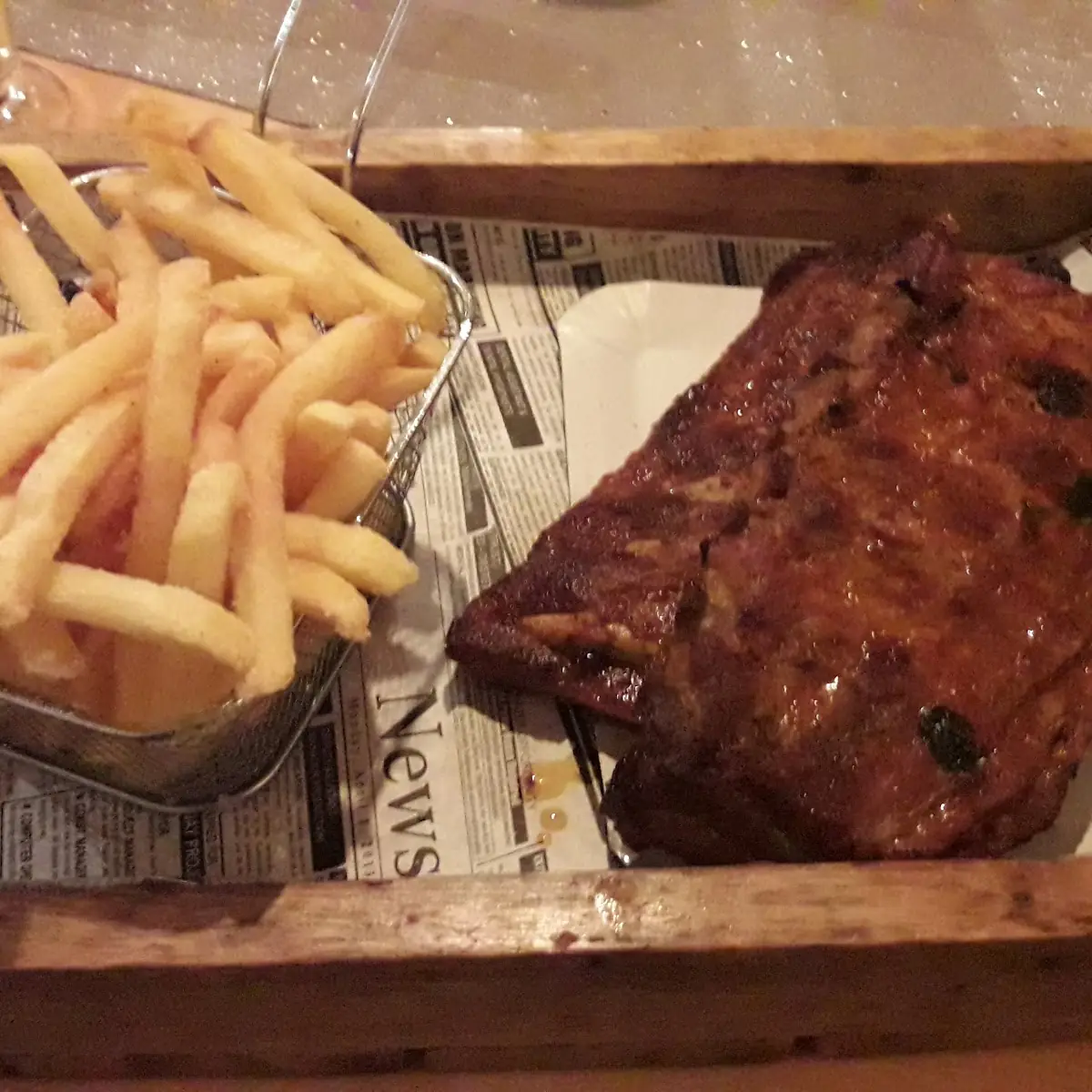 Spareribs Mit Pommes