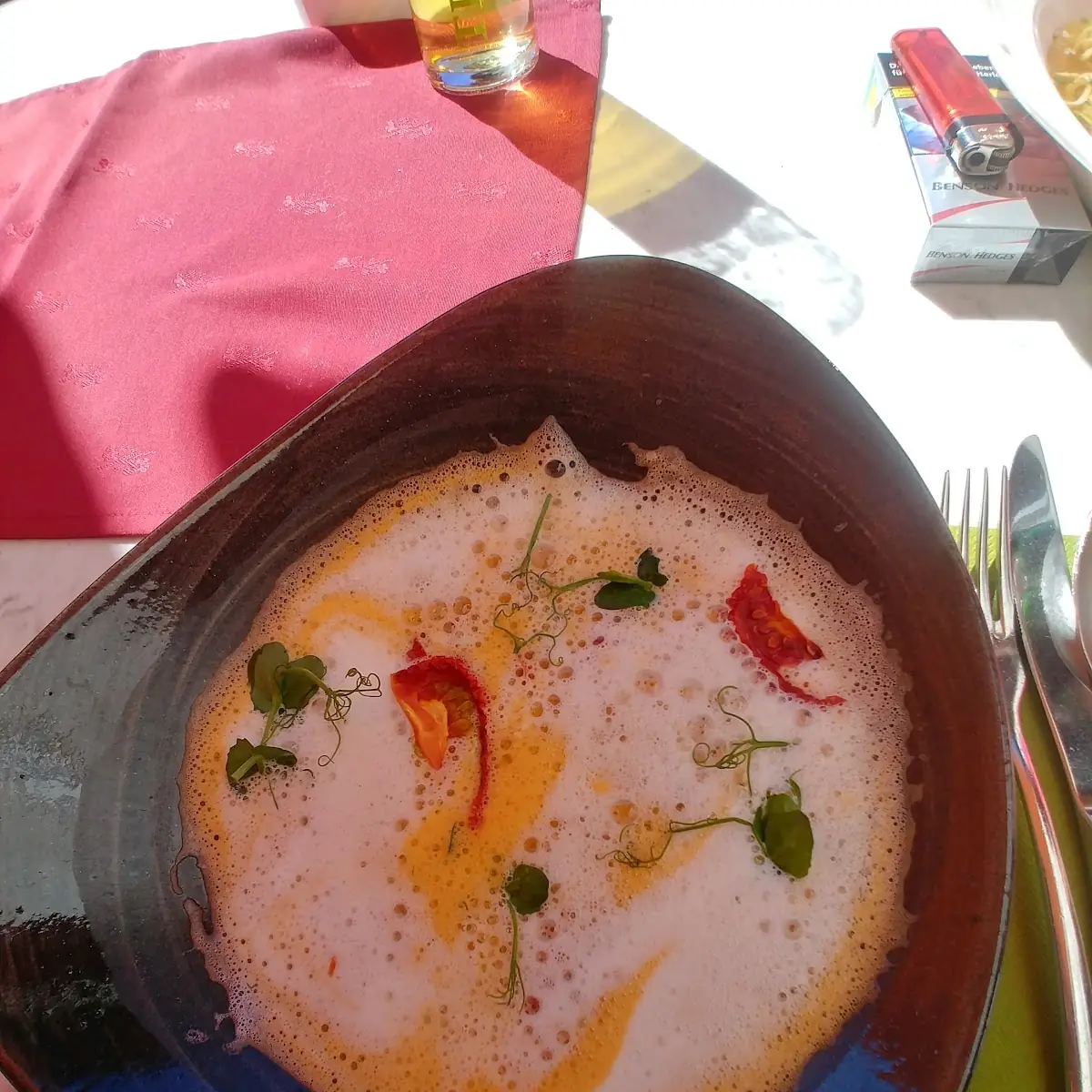 Geschäumte Tomatensuppe