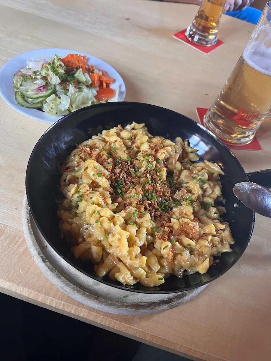 Käsespätzle Mit Salat