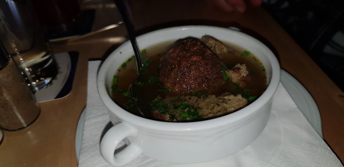 Leberknödelsuppe