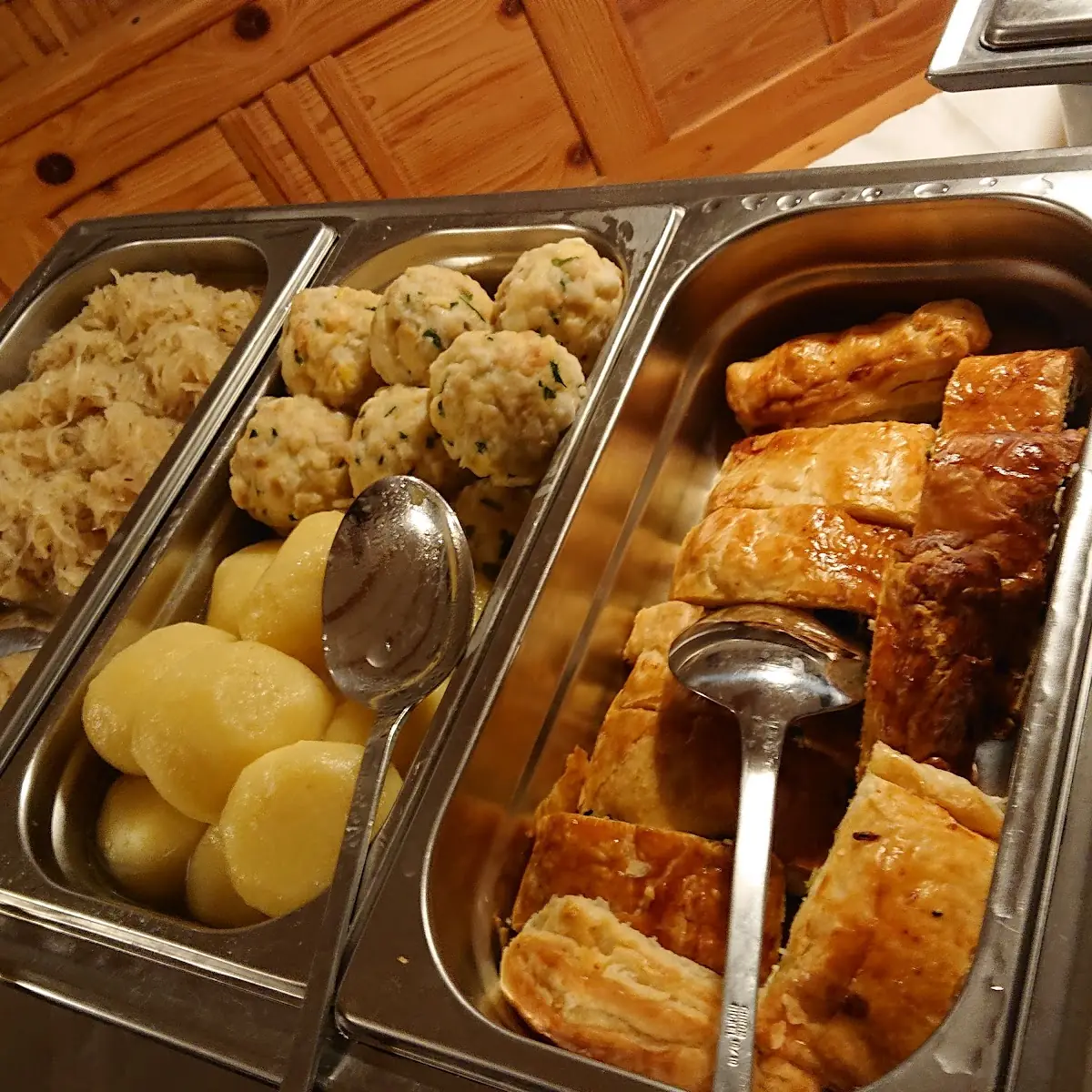 Spinatstrudel Und Knödel