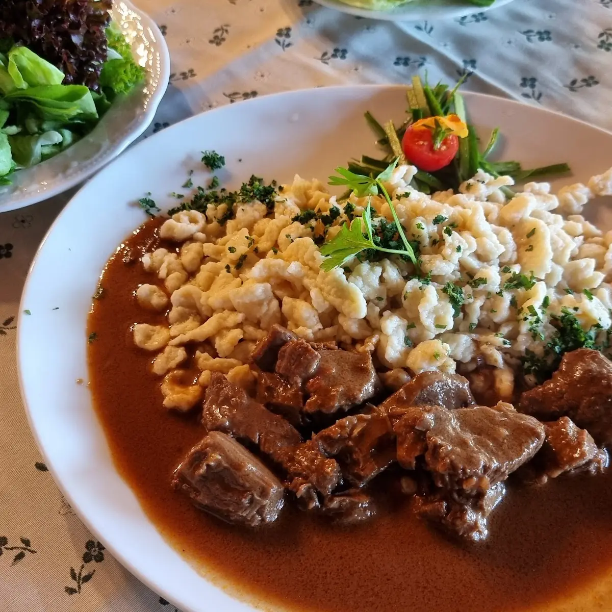 Gulasch Mit Spätzle