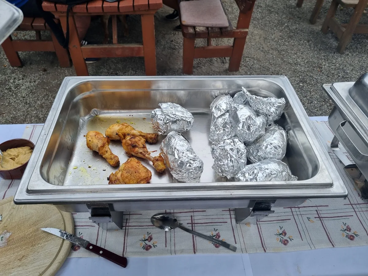 Hendel Gegrillt Und Folien Kartoffeln, Gasthaus Rudersdorfer Stüberl