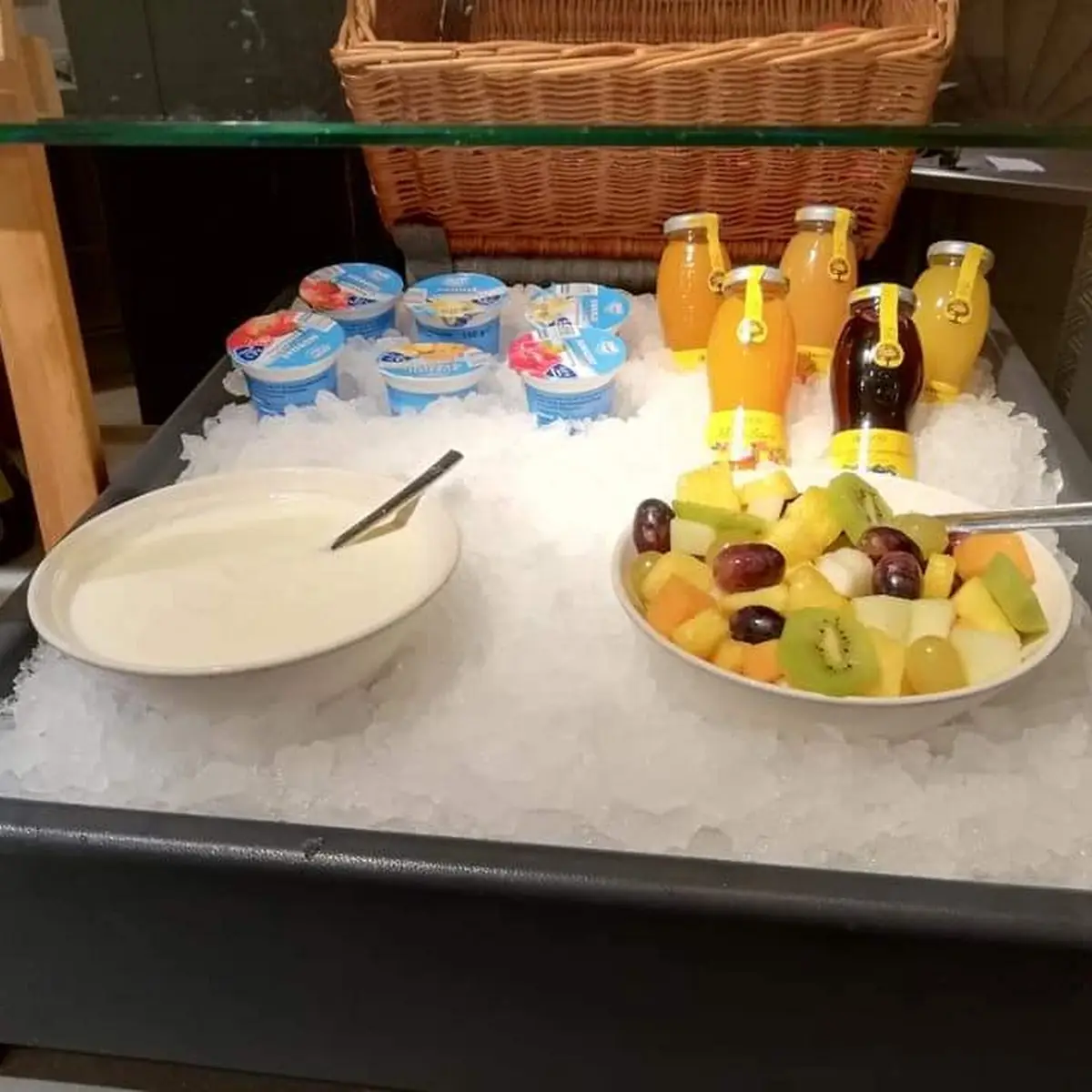 Joghurt Früchte Und Säfte