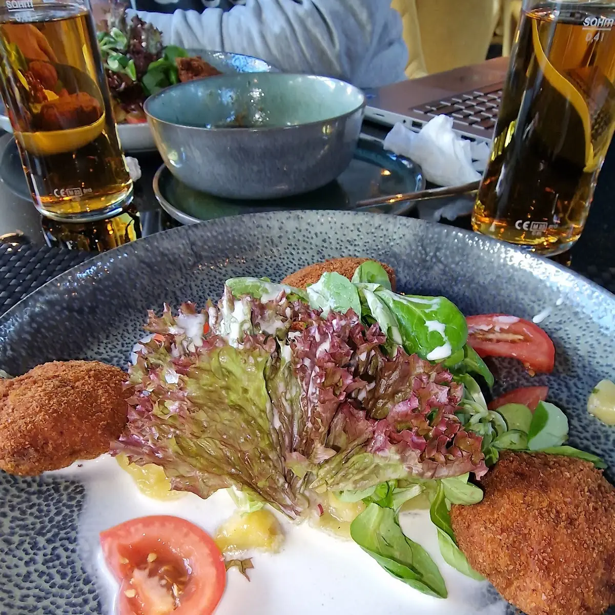 Faschierte Laibchen Mit Salat