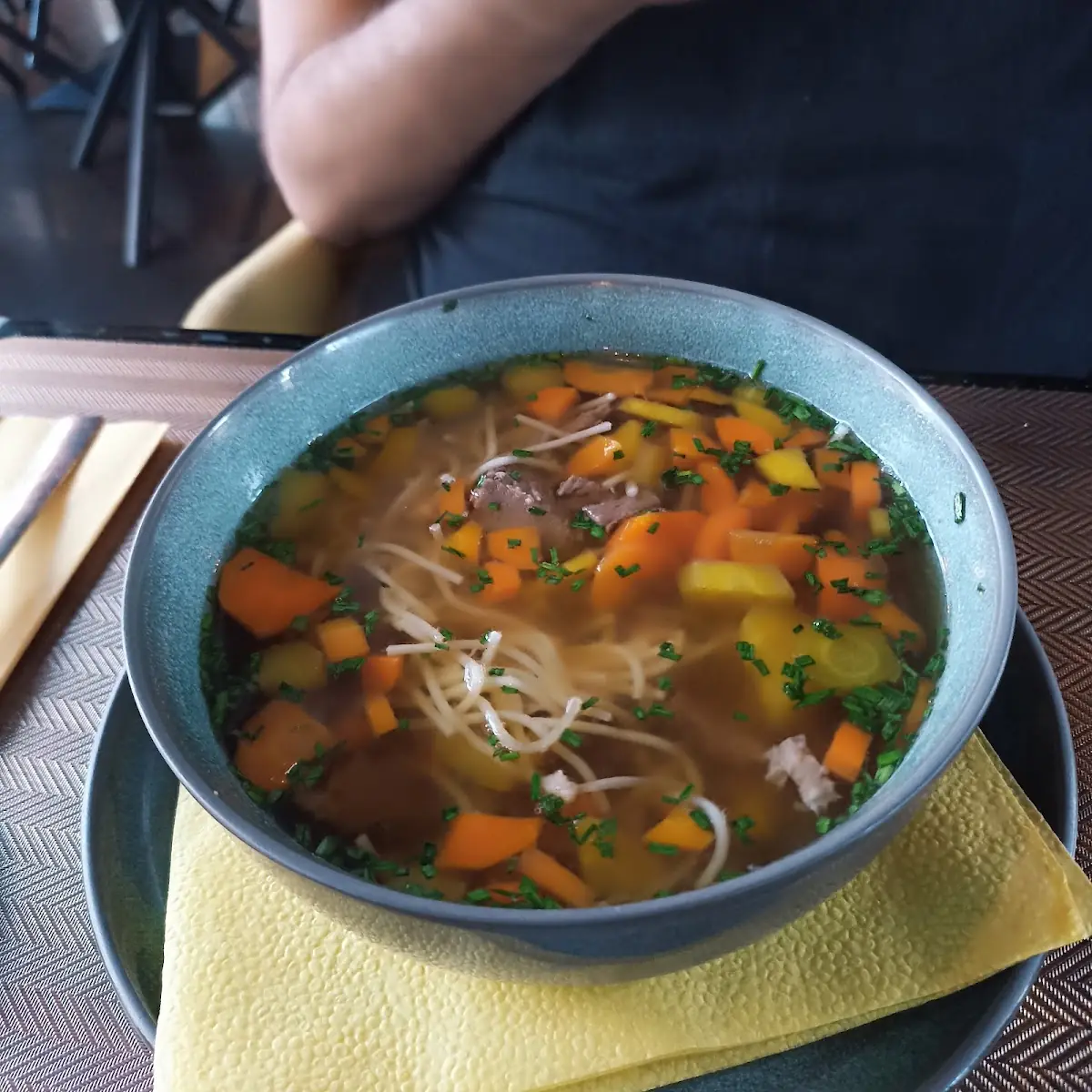 Kräftige Rindsuppe
