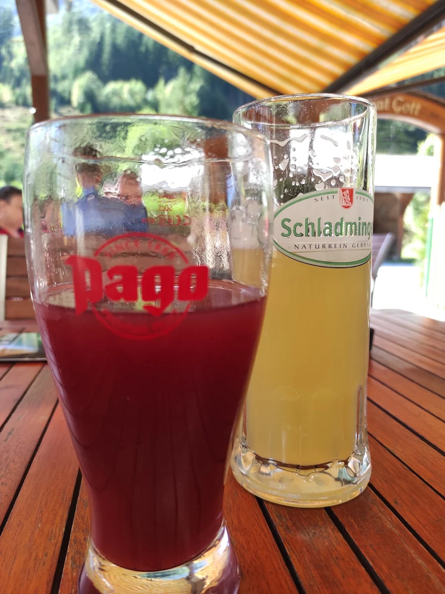 Johannesbeerschorle Und Radler