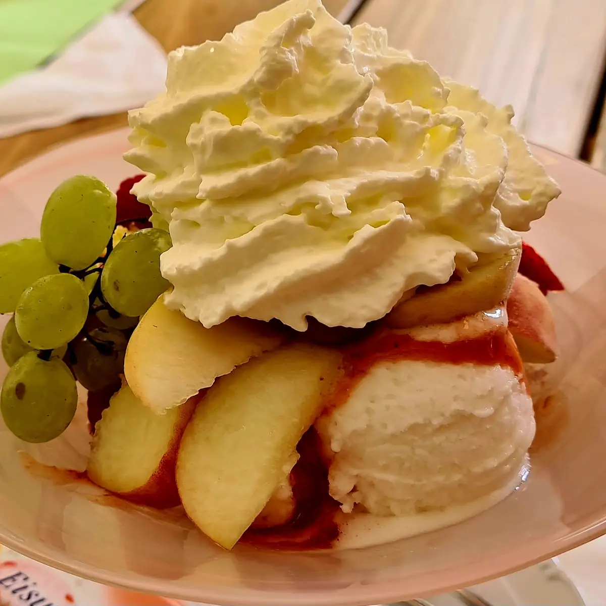 Früchteeisbecher