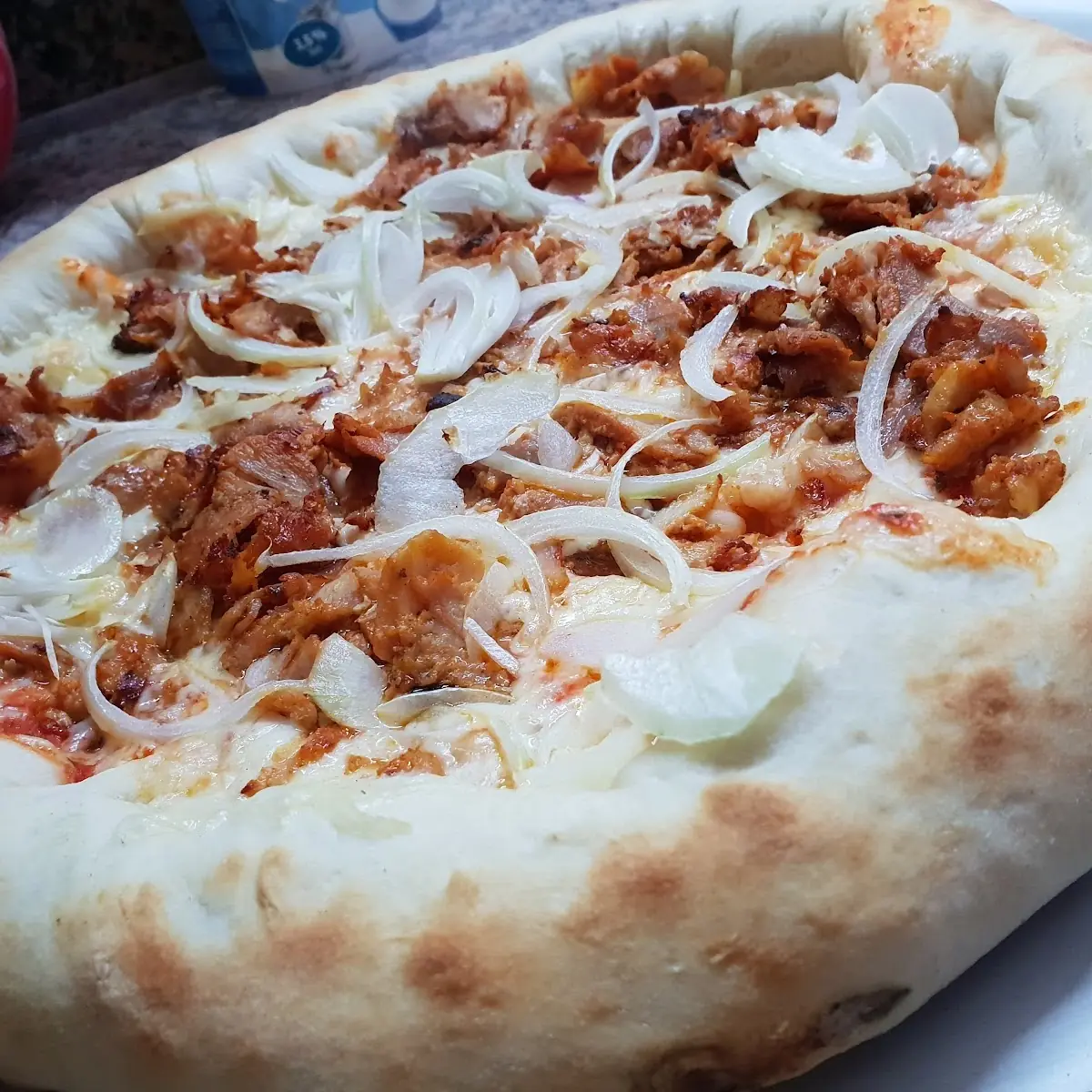 Kebap Pizza Mit Käserand
