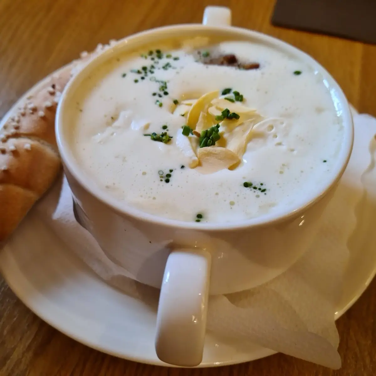 Knoblauchsuppe, Gasthof - Restaurant Löcker