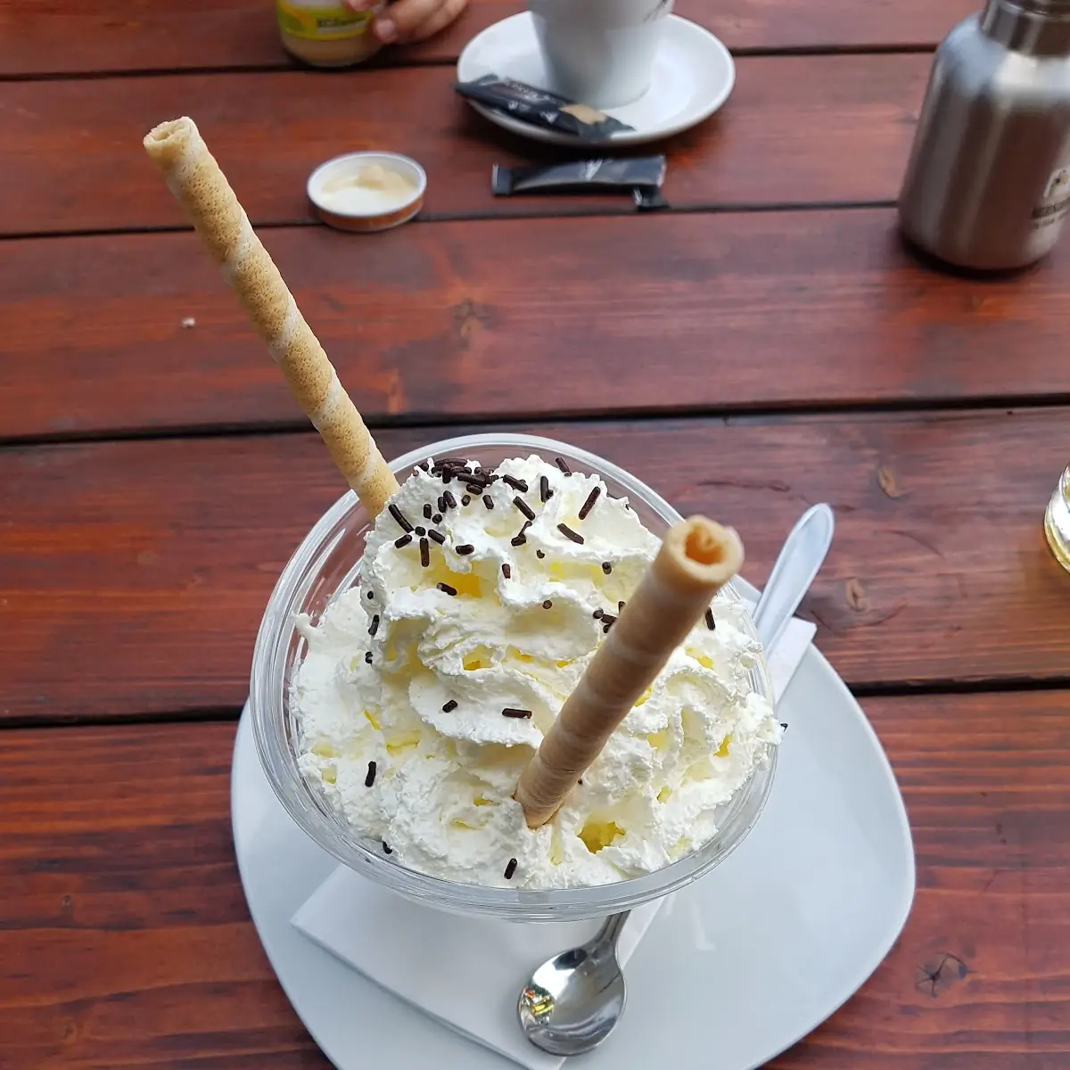 3 Kugeln Eis Mit Viel Sahne