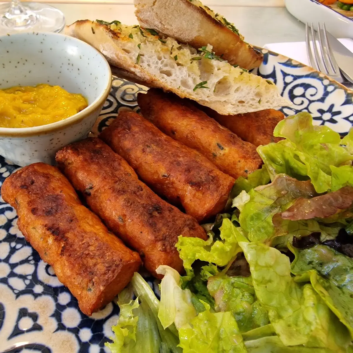 Garnelen Chevapcici Mit Gelbem Ajvar