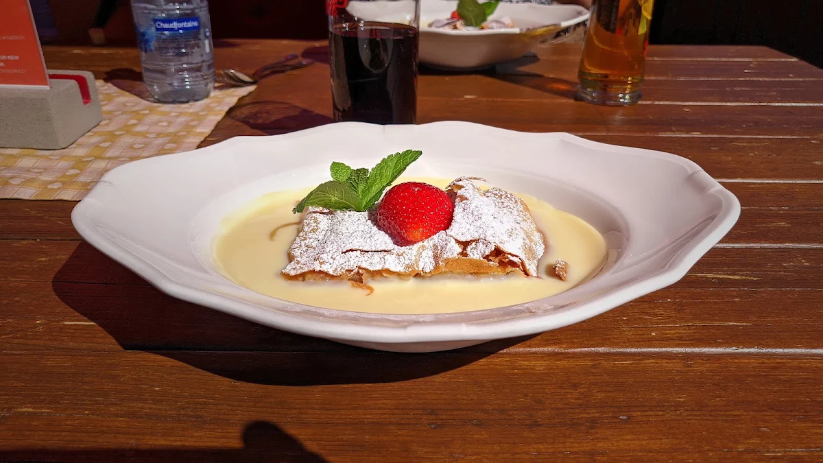 Apfelstrudel Mit Vanillesauce