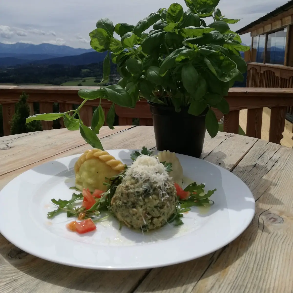 Nudel Trifft Knödel
