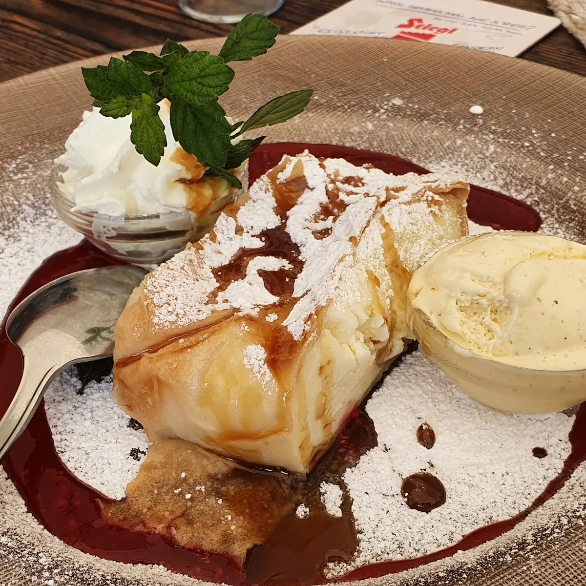 Topfenstrudel