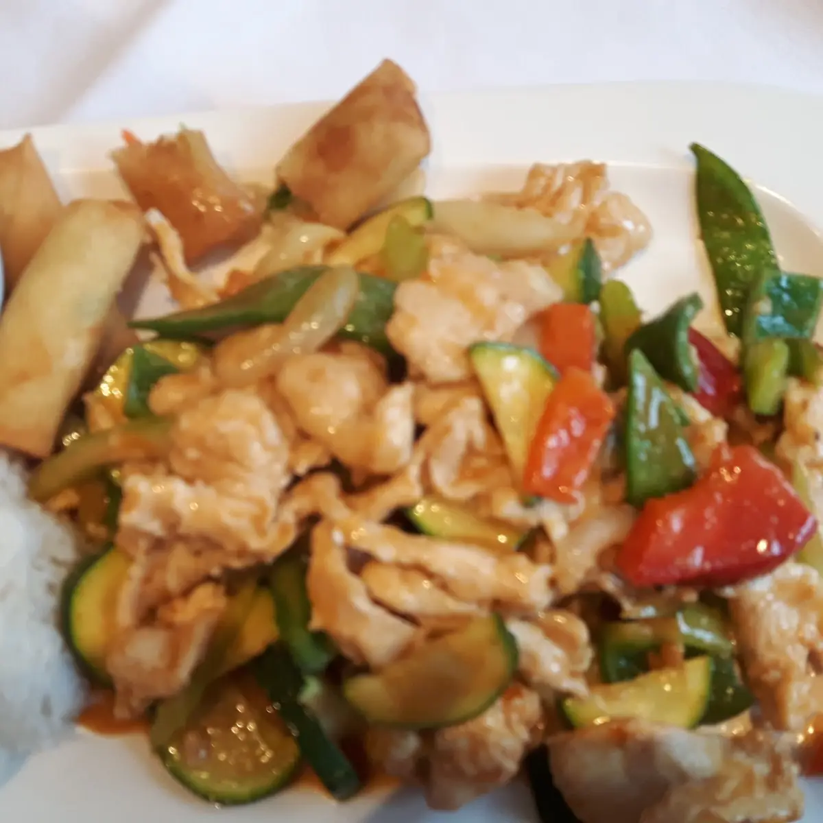 Thai-chicken Mit Curry Und Gemüse Aus Dem Wok