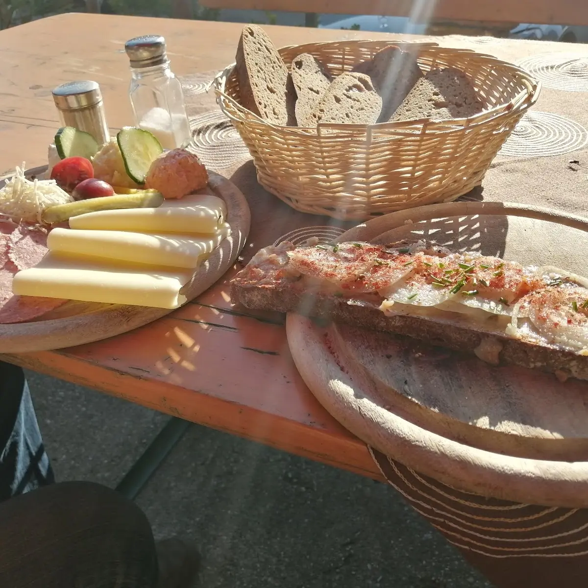 Jausenplatte Und Ein Grammelschmalzbrot