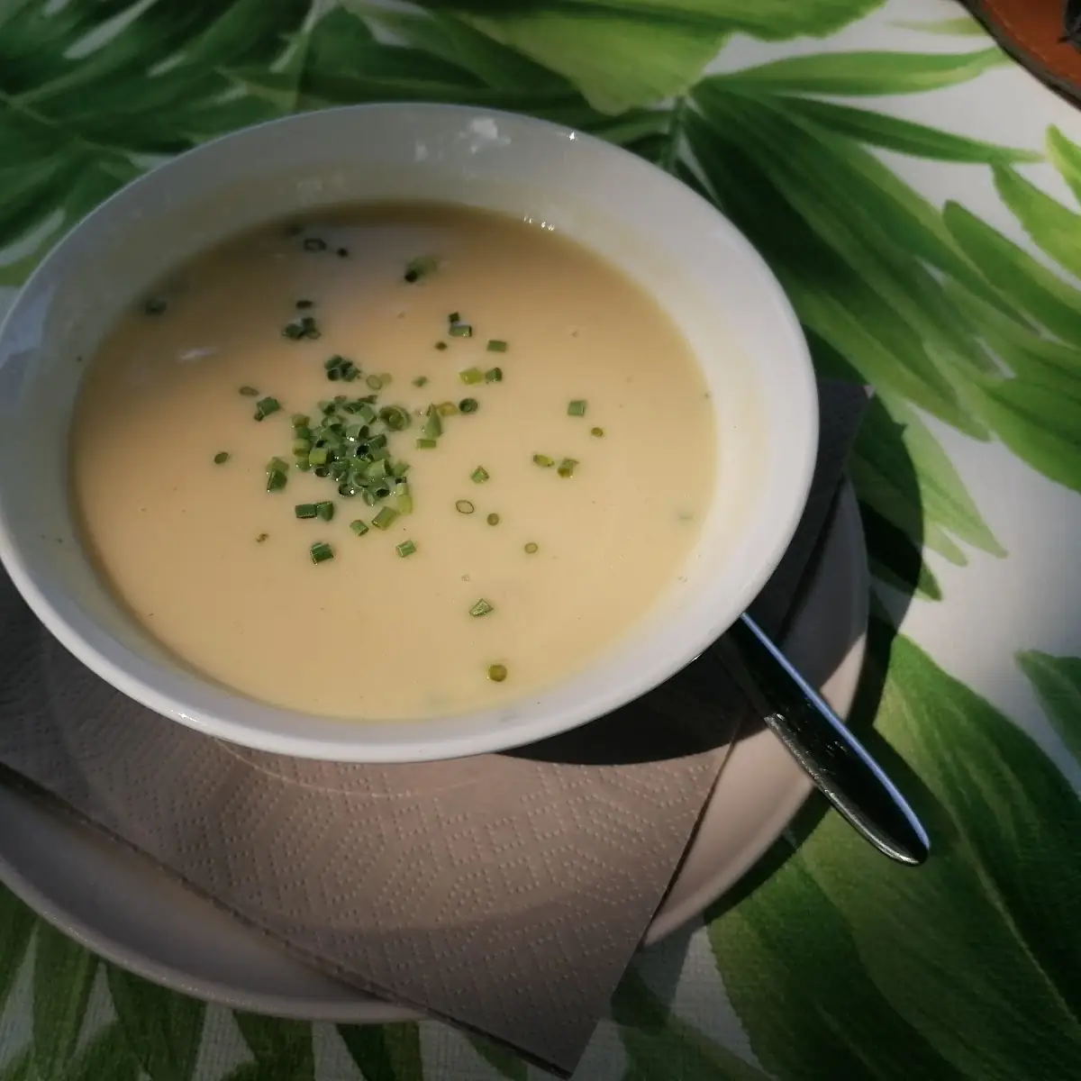 Spargelkremesuppe