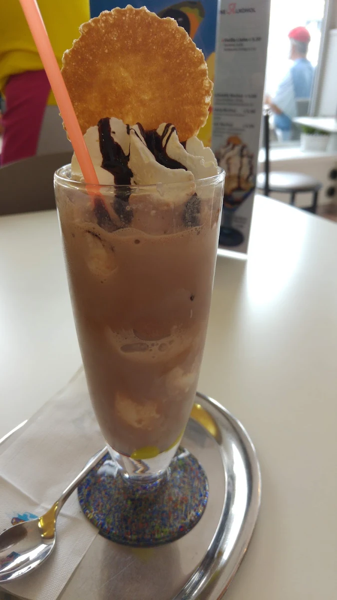 Eisschokolade, Gelato Eisdielen Arno Mazzer KG