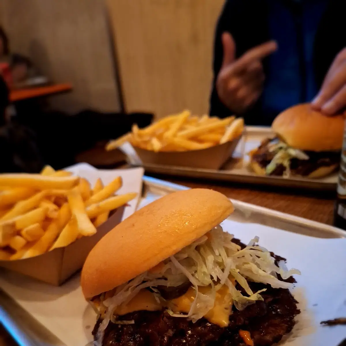 Cheeseburger S Hranolkami