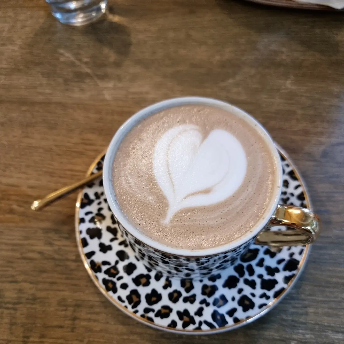 Cappuccino Und Heiße Schokolade