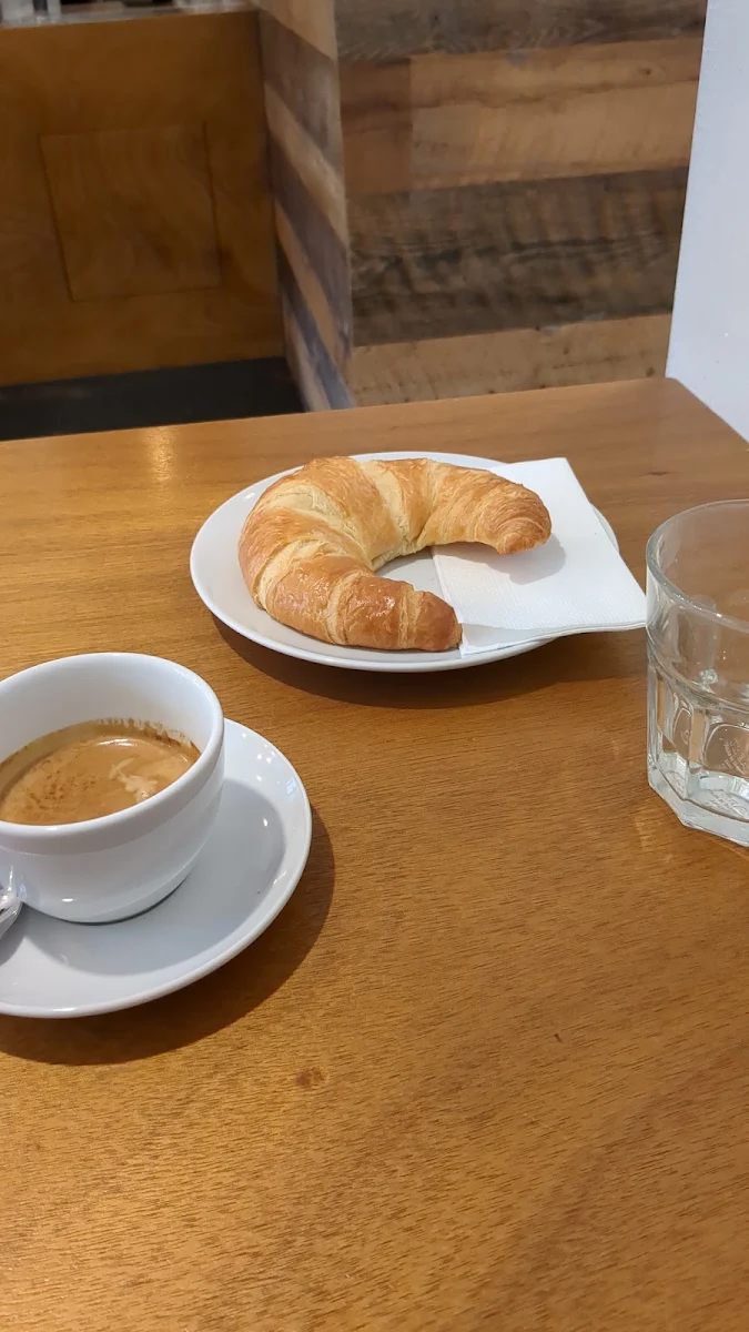 Espresso Und Croissant