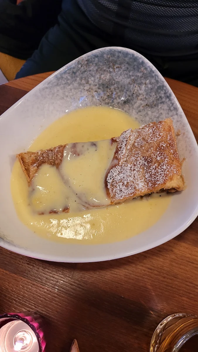 Apfelstrudel Mit Vanillesauce